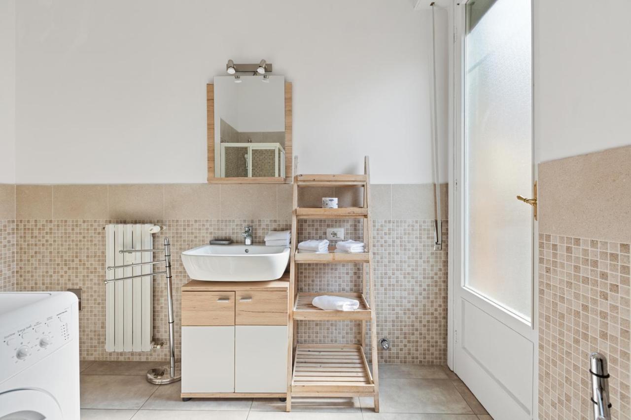 Roomy Apartment Duomo & San Babila Milan Exterior photo