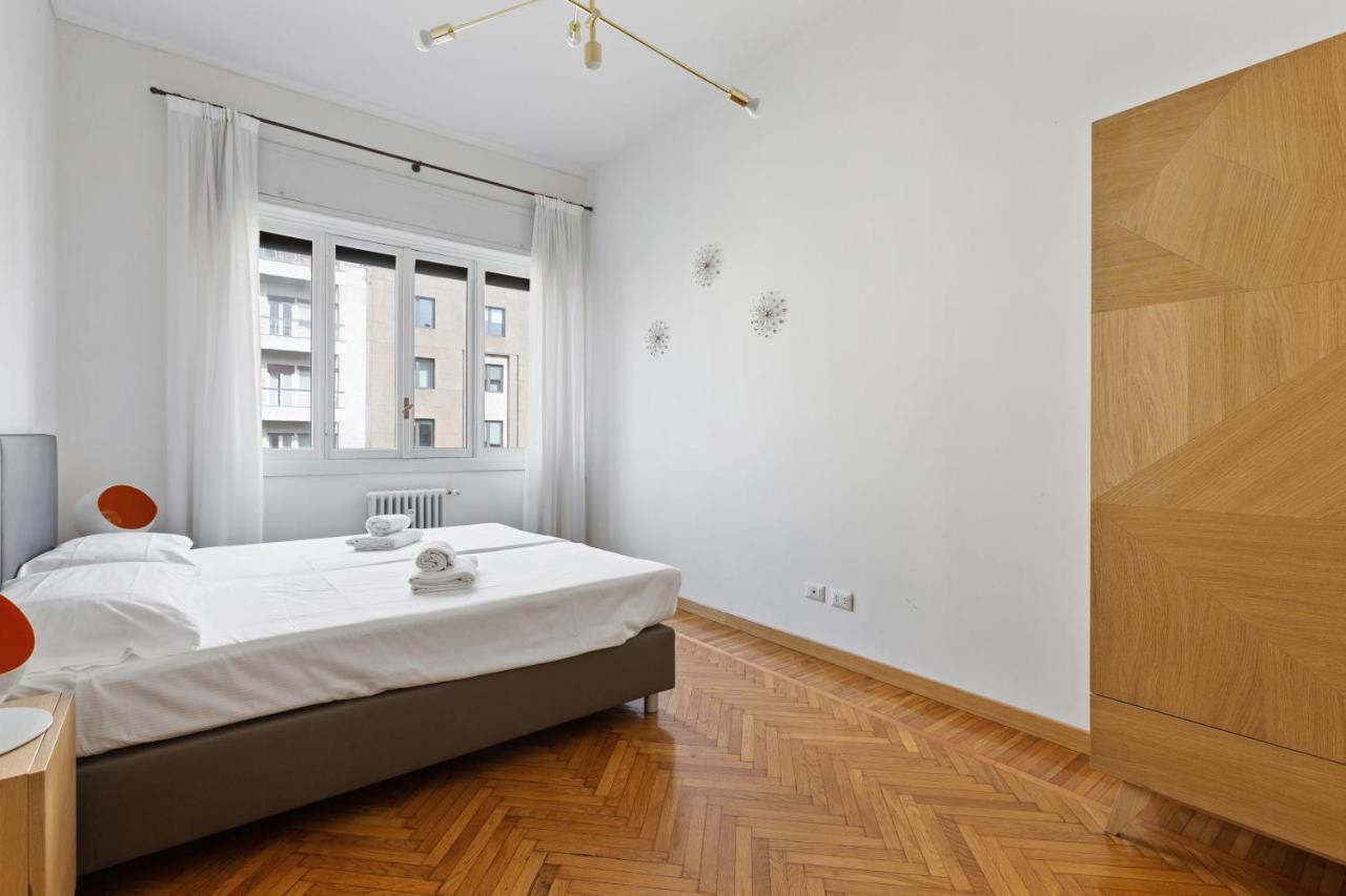 Roomy Apartment Duomo & San Babila Milan Exterior photo