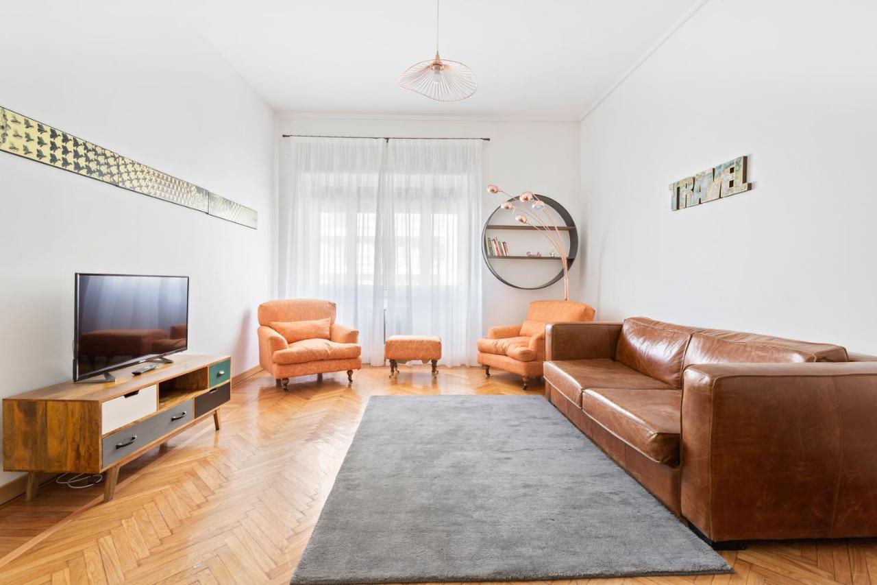 Roomy Apartment Duomo & San Babila Milan Exterior photo